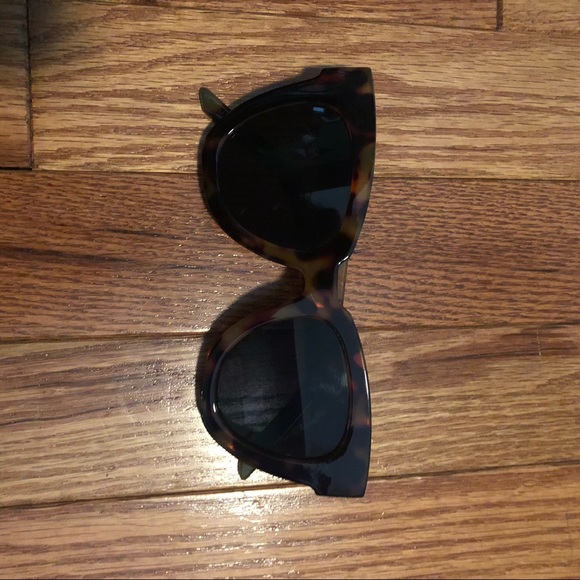 ASOS DESIGN Cat Eye Sunglasses in Tortoiseshell - Picture 2 of 3